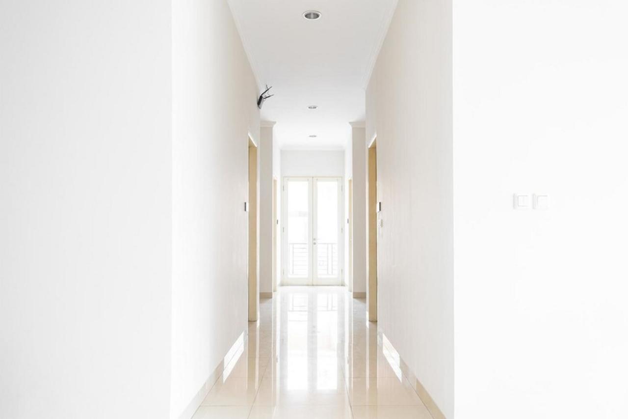 Отель Reddoorz Near Siloam Karawaci 3 Тангеранг Экстерьер фото